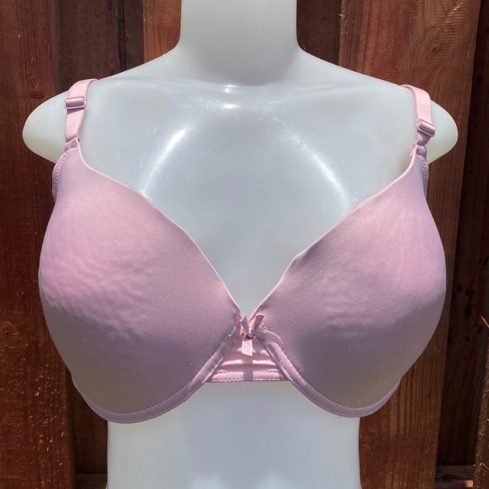 Adrienne Vittadini Studio Pink Smooth Molded Underwire Bra Size 42D Flaw - Picture 1 of 5